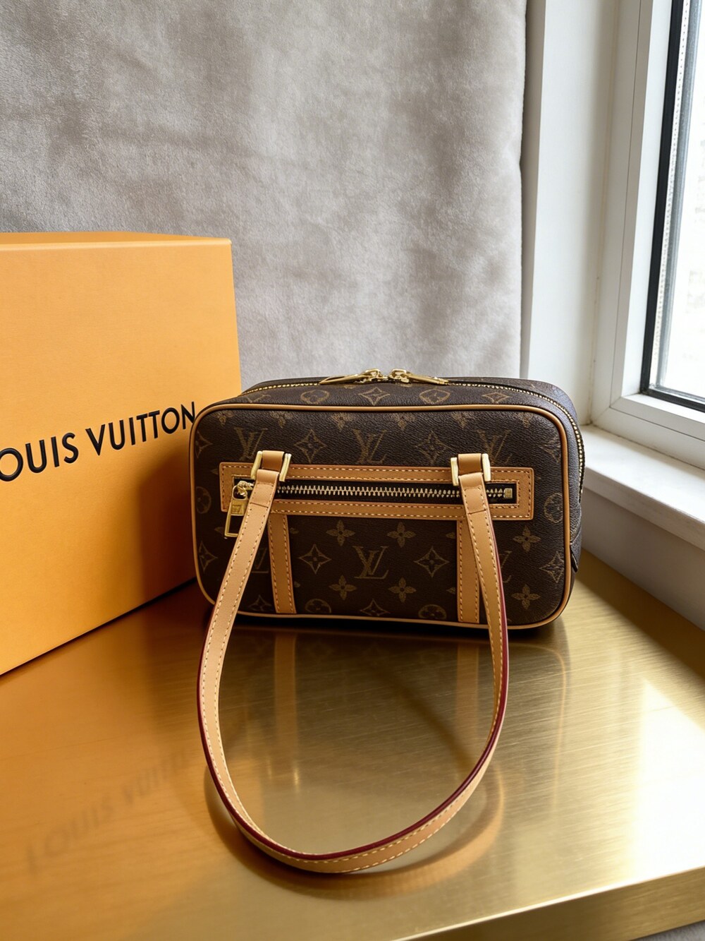 Louis Vuitton  Cité